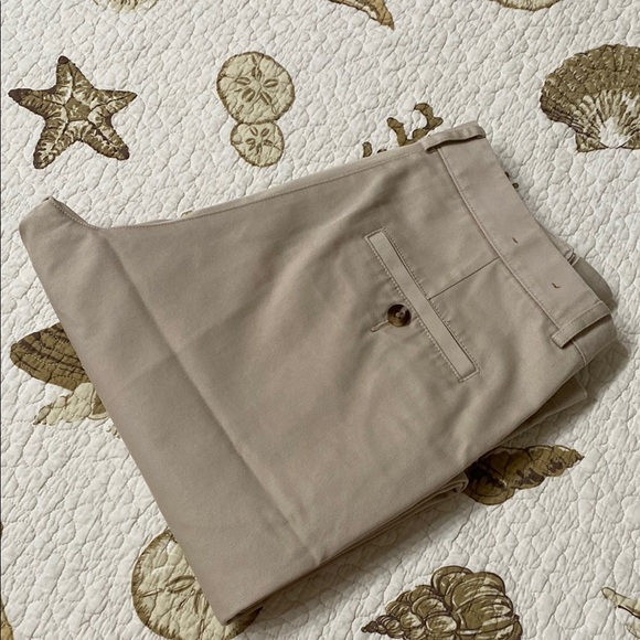 L.L. BEAN Tan Classic Fit Straight-Leg Khaki Pants. Size 6 Regular. - Picture 12 of 12